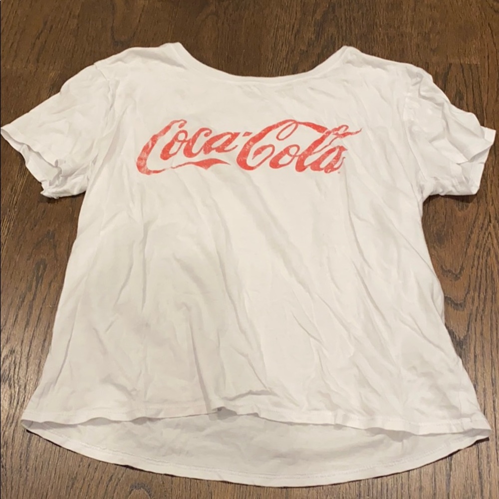 white “Coca-cola” tshirt
